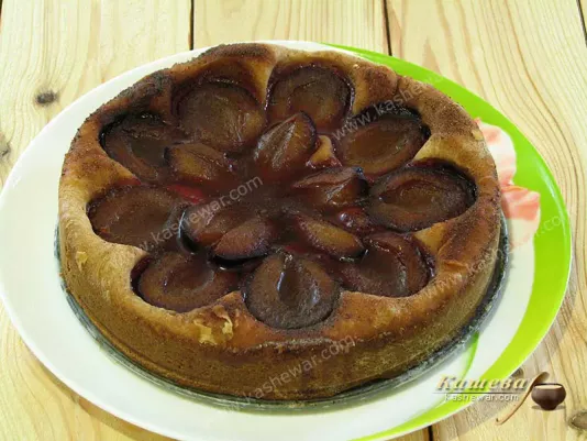 Plum pie