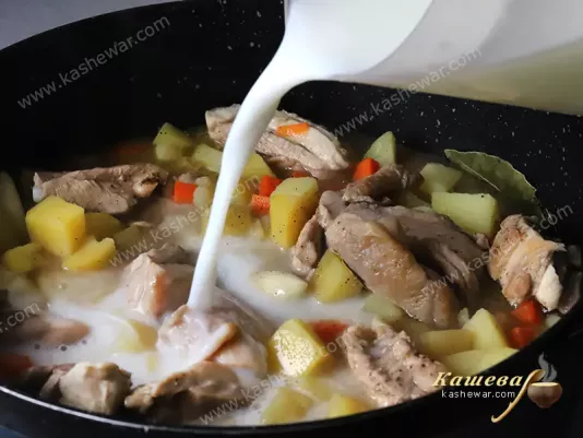 Simmering a cooked meal
