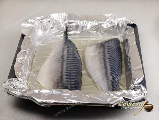 Mackerel marinating