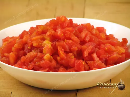 Peeled and shredded tomatoes for pizza sauce