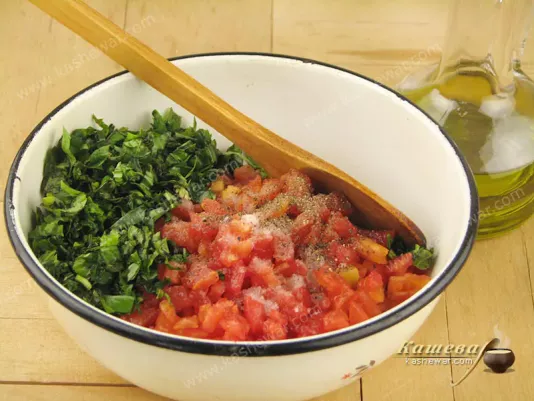 Mixing pizza sauce ingredients