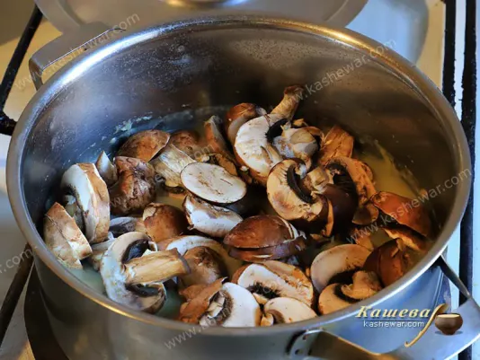 Sliced champignons