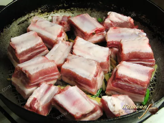 Roasting pork ribs
