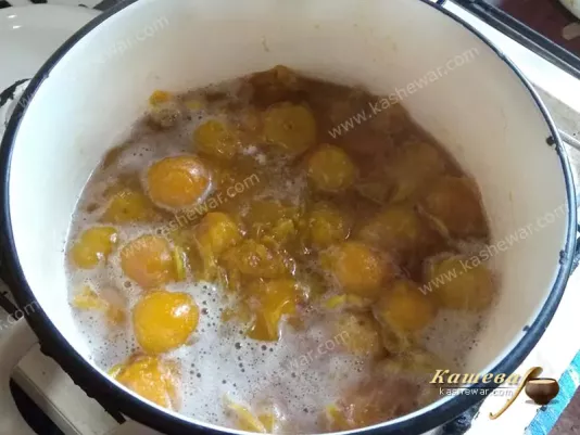 Boiled cherry plum