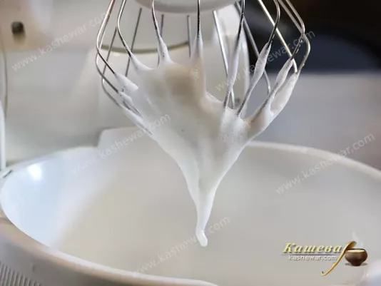 Egg whites with citric acid