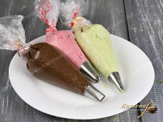 Multicolored cream