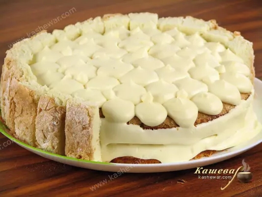 Tiramisu cake decoration