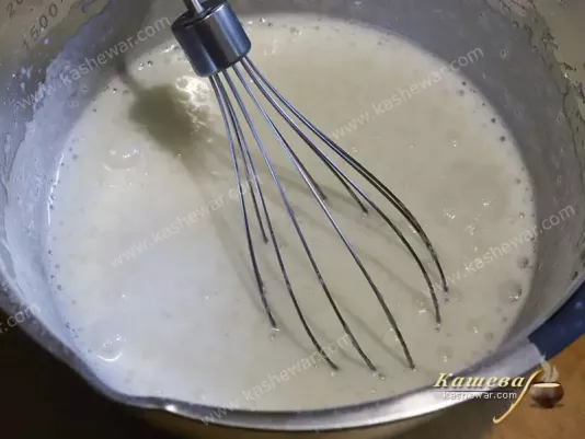 Яичные белки с сахарной пудрой