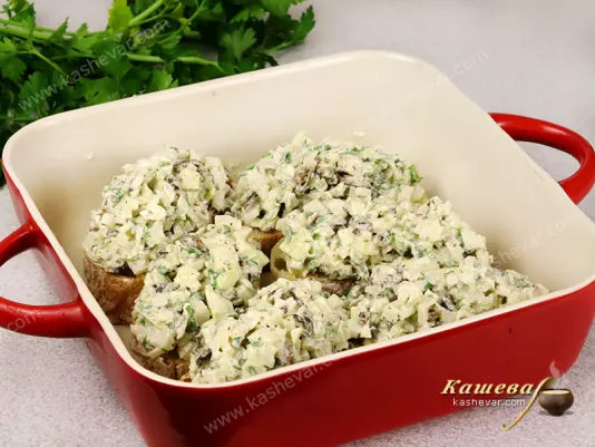 Тосты с беконом и луком