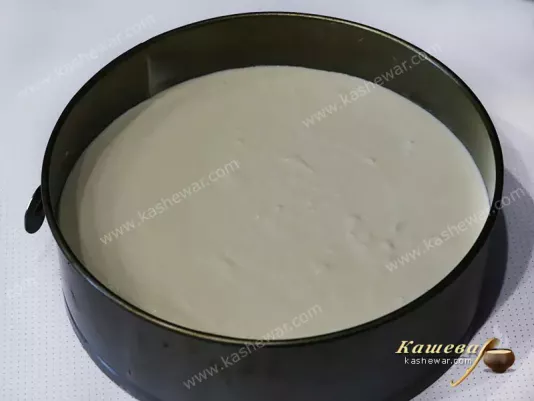 Cottage cheese cake layer