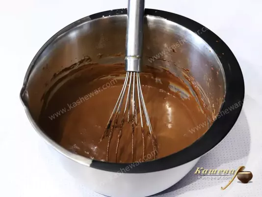 Chocolate layer for cake