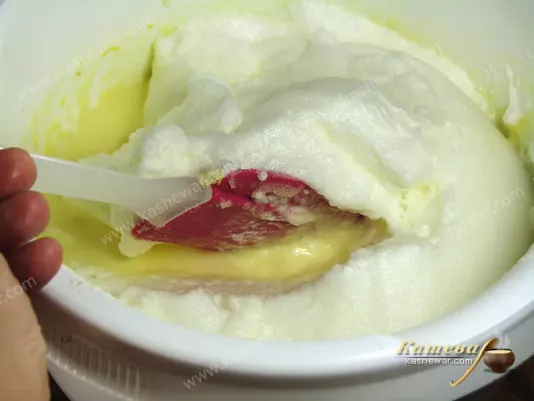 Whipping egg whites