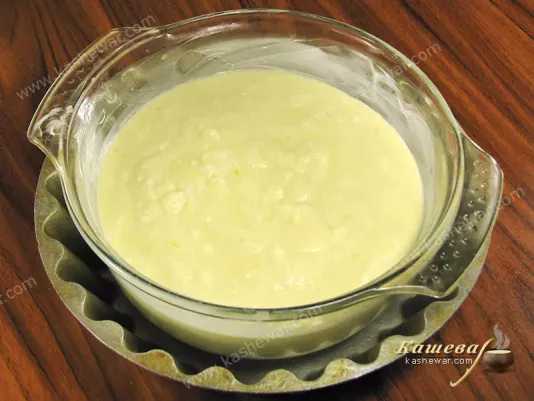 Baking cottage cheese pudding in the oven