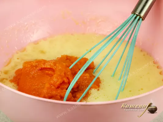 Pumpkin puree with eggs