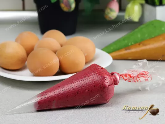 Cream cheese and beetroot mix