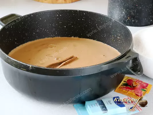 Apple juice with spices