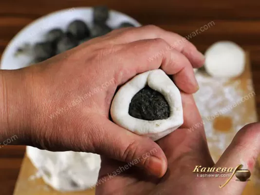 Molding yuanxiao