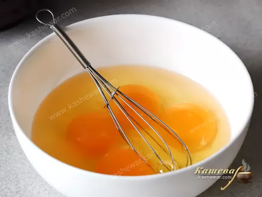 Eggs for omelet