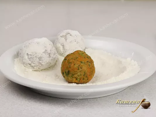 Preparing carrot balls