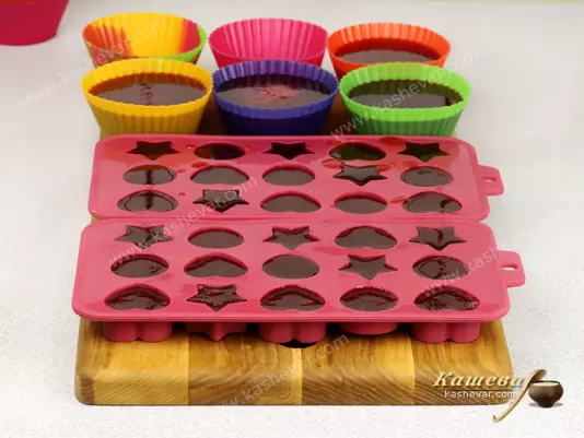 Raspberry jelly in molds