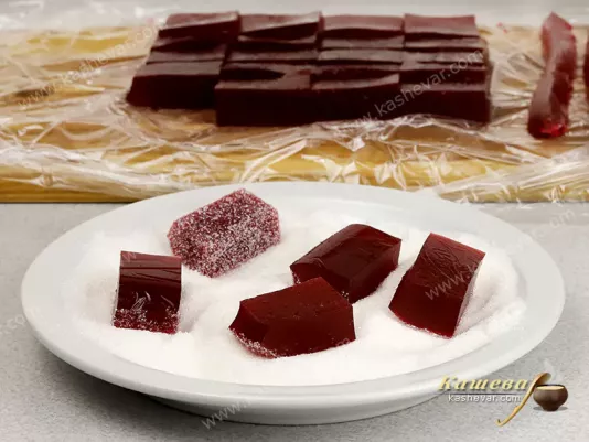 Raspberry jelly candies