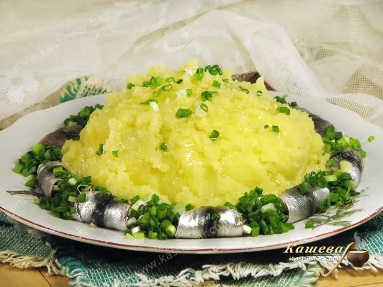 Кілька з картоплею – рецепт з фото, основна страва