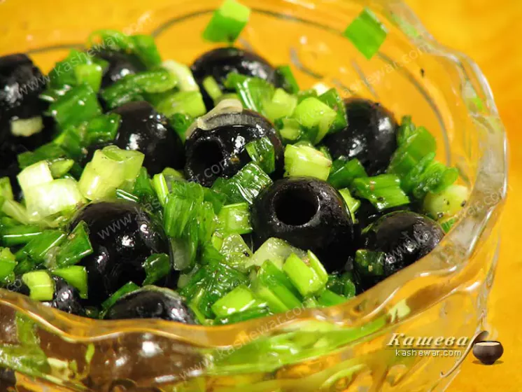 Onion and olive salad – recipe with photo, Bulgarian cuisine