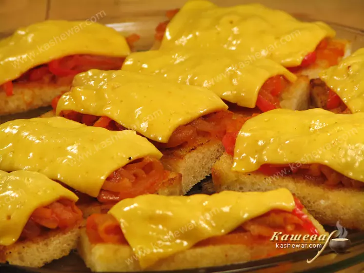 Tapas with onions and peppers - recipe with photos, Spanish cuisine