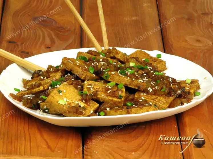 Гострий тушкований тофу (Dubu-jorim) – рецепт з фото, корейська кухня